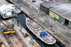 The Alma Doepel - 2nd mast being lowered