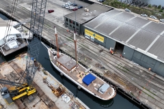 The Alma Doepel - 2nd mast being installed