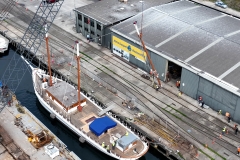 The Alma Doepel - 3rd mast coming out of the shed